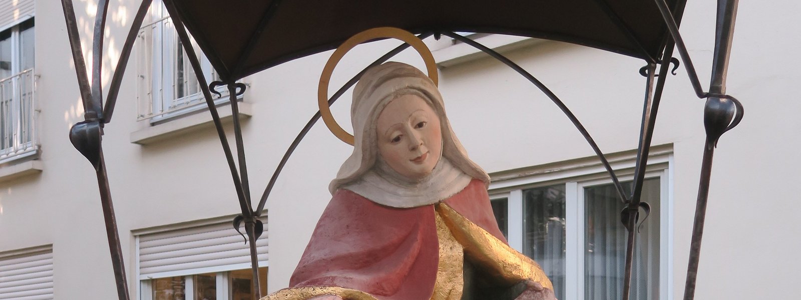 Statue der Hl. Elisabeth